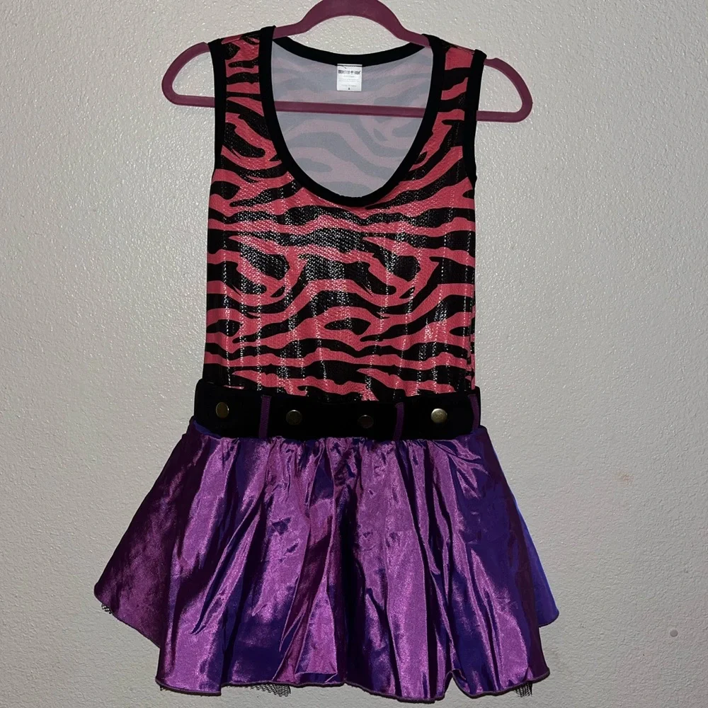 Spirit Halloween Monster High Adult Clawdeen Costume - Picture 3 of 8